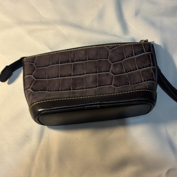 Dooney & Bourke Brown Croco Embossed Leather Logo Lock Hobo Bag with wristlet - Picture 4 of 12